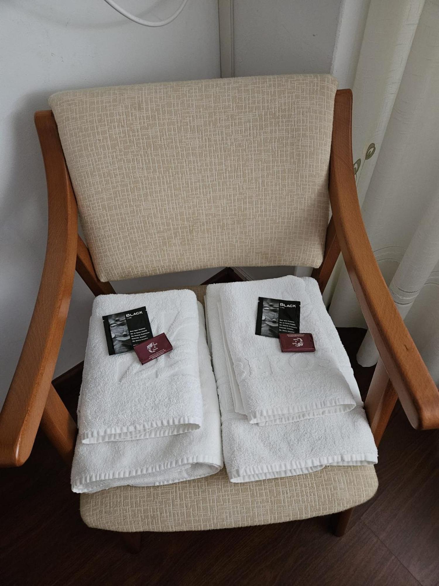 Habitaciones Pension Lubina ブエウ エクステリア 写真